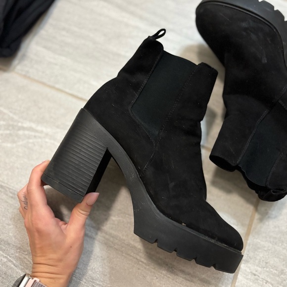 ASOS Black Chunky Heeled Boots - Picture 3 of 7